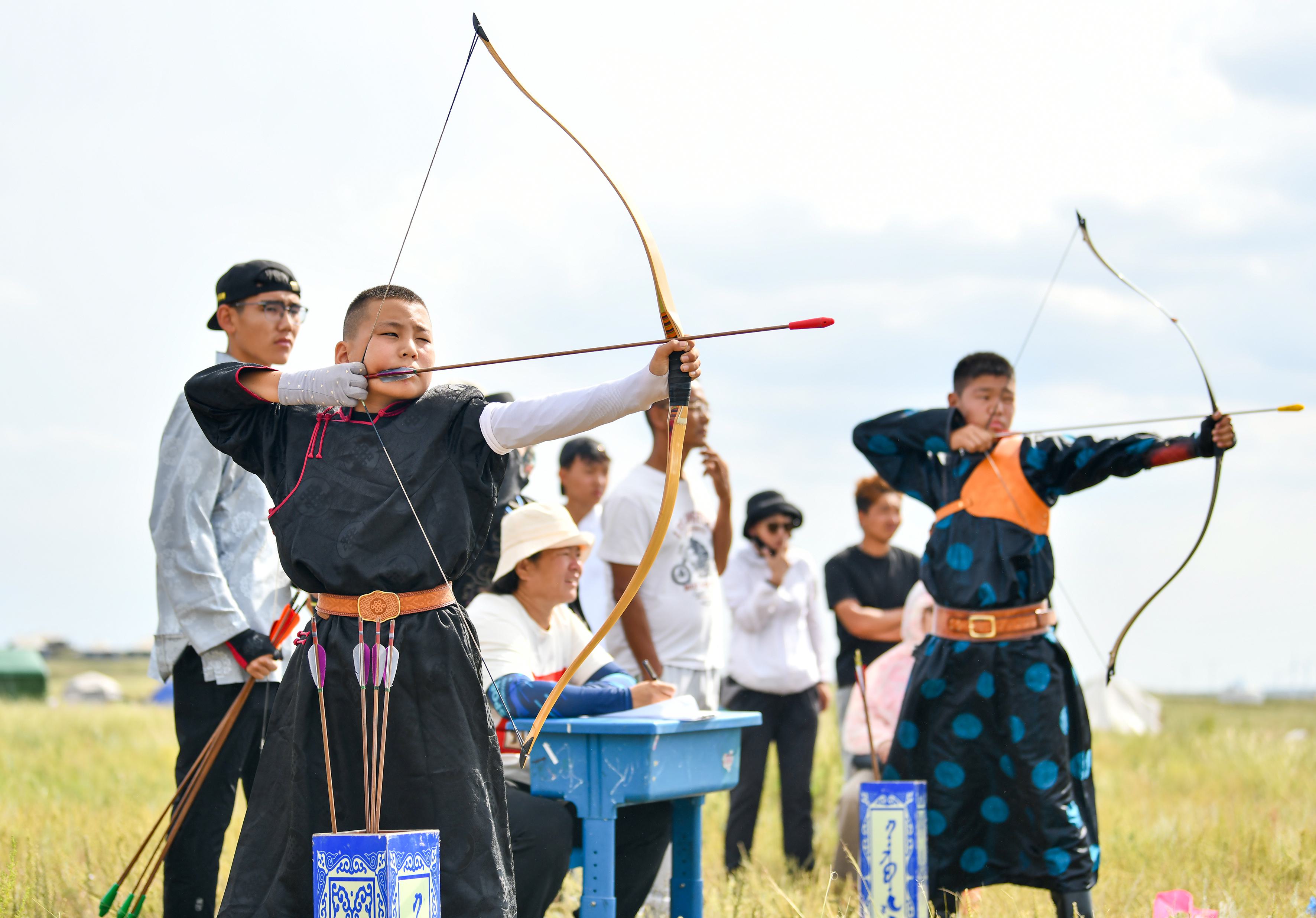 游客母丹观, 我们觉得特, 电视上看过