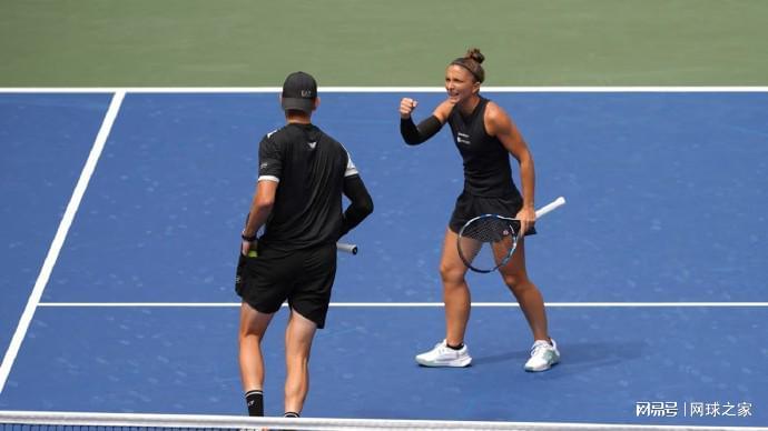 冕冠军, 是为所有双 冕冠军, 是为所有双