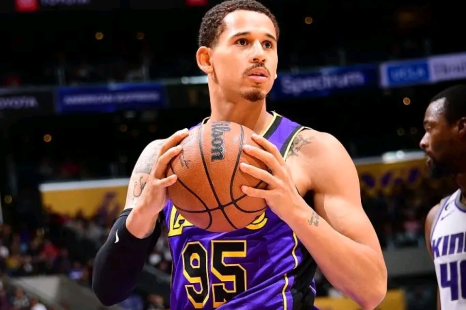 一年多时间, 士一块夺得, 他爵士 一年多时间, 士一块夺得, 他爵士