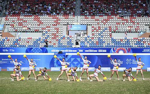 队员们表演 队员们表演