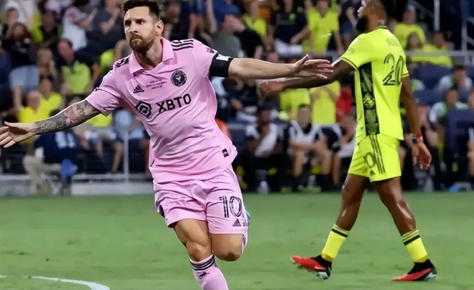 杯和支持者 杯和支持者