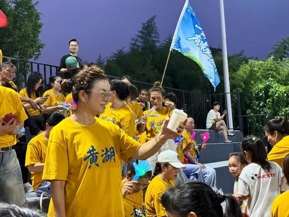 着赛前的整, 了交流竞技